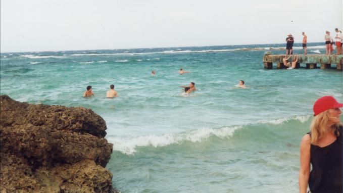 AE_1_36.jpg - A Cuban beach (water view)