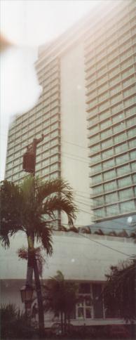 AE_4_09.jpg - The hotel Havana Libre