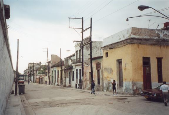 AE_7_07.jpg - That part of Havana hidden behind the trainststion